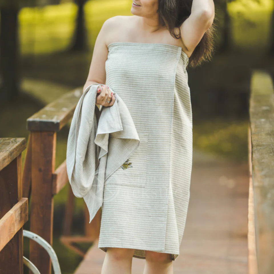 Waffle sauna apron full length (33.5" × 57") | Heritage Sauna®